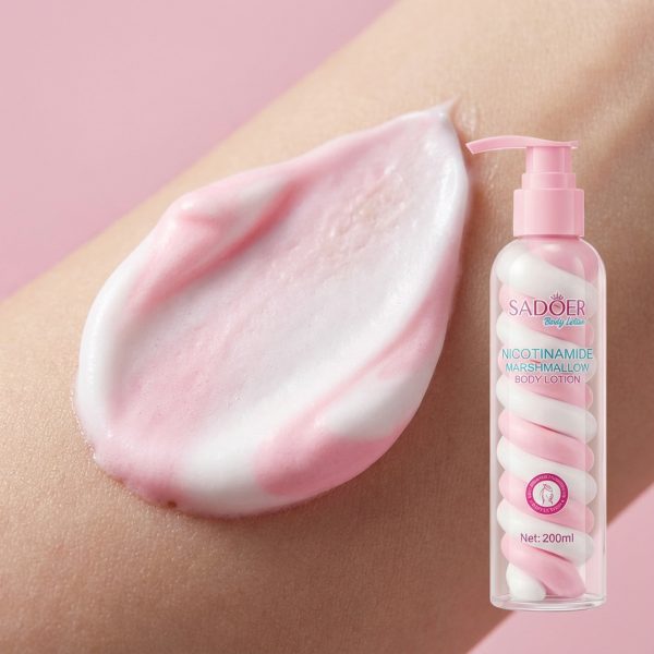 لوشن الجسم المرطب للعناية بالنياسيناميد والمارشميلو من SADOER